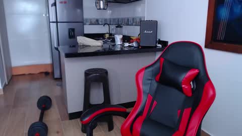 Snapshot of david_savage_ chatting on 09-15-25, 01:11 david online show from 09-15-25, 01:11