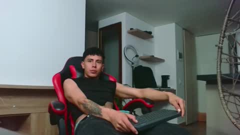 Snapshot of david_savage_ chatting on 09-22-25, 11:29 david online show from 09-22-25, 11:29