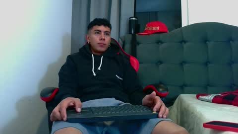 Snapshot of david_savage_ chatting on 10-06-25, 08:34 david online show from 10-06-25, 08:34