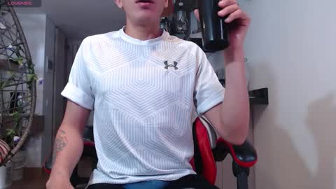 Snapshot of david_savage_ chatting on 10-11-25, 03:54 david online show from 10-11-25, 03:54