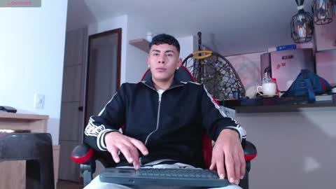 Snapshot of david_savage_ chatting on 10-18-25, 01:12 david online show from 10-18-25, 01:12