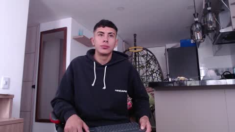 Snapshot of david_savage_ chatting on 11-21-25, 12:26 david online show from 11-21-25, 12:26