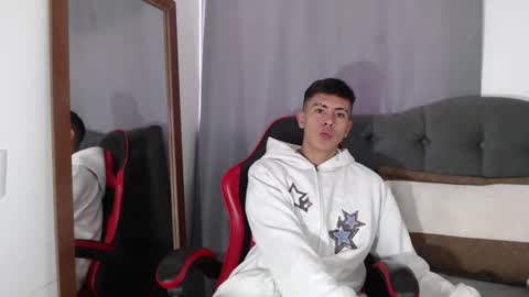 Snapshot of david_savage_ chatting on 12-20-25, 02:13 david online show from 12-20-25, 02:13