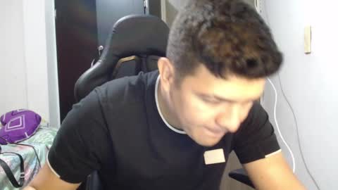 Snapshot of david_smit_ chatting on 03-02-25, 02:21 david smit online show from 03-02-25, 02:21