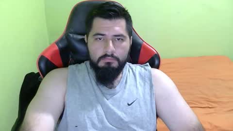 Snapshot of daviddelz chatting on 12-22-25, 04:31 David online show from 12-22-25, 04:31