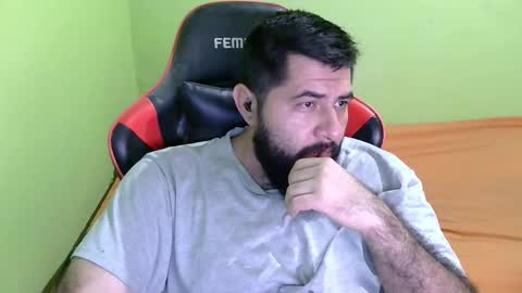 Snapshot of daviddelz chatting on 02-05-26, 08:41 David online show from 02-05-26, 08:41