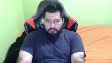 Snapshot of daviddelz chatting on 02-15-26, 07:51 David online show from 02-15-26, 07:51