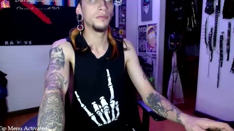 Snapshot of davidroses420 chatting on 03-11-25, 01:59 online show from 03-11-25, 01:59