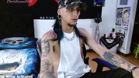 Snapshot of davidroses420 chatting on 10-01-25, 09:54 online show from 10-01-25, 09:54