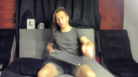 Snapshot of davidx_x21 chatting on 01-08-25, 10:48 davidx_x21 online show from 01-08-25, 10:48