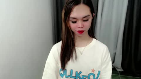 Snapshot of davinascott_03 chatting on 10-07-25, 12:41 Davina online show from 10-07-25, 12:41