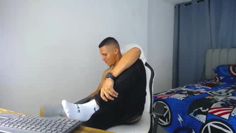 Snapshot of davisito7 chatting on 12-26-24, 07:03 David Angel online show from 12-26-24, 07:03