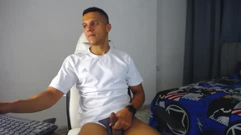 Snapshot of davisito7 chatting on 12-28-24, 07:44 David Angel online show from 12-28-24, 07:44