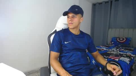 Snapshot of davisito7 chatting on 01-10-25, 03:07 David Angel online show from 01-10-25, 03:07