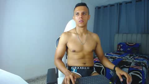 Snapshot of davisito7 chatting on 01-30-25, 04:58 David Angel online show from 01-30-25, 04:58