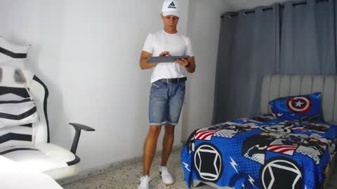 Snapshot of davisito7 chatting on 02-03-25, 03:53 David Angel online show from 02-03-25, 03:53