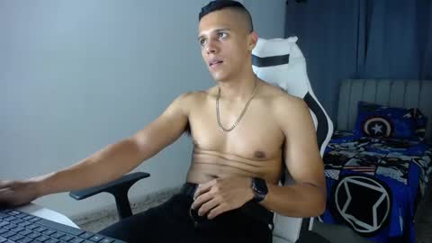 Snapshot of davisito7 chatting on 03-02-25, 05:44 David Angel online show from 03-02-25, 05:44