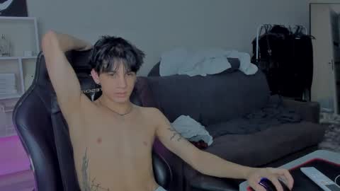 Snapshot of davisross chatting on 12-01-24, 10:53 davis online show from 12-01-24, 10:53