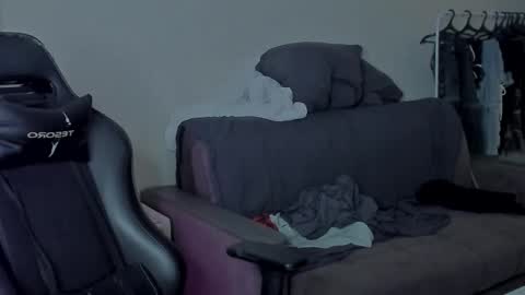 Snapshot of davisross chatting on 12-11-24, 12:12 davis online show from 12-11-24, 12:12