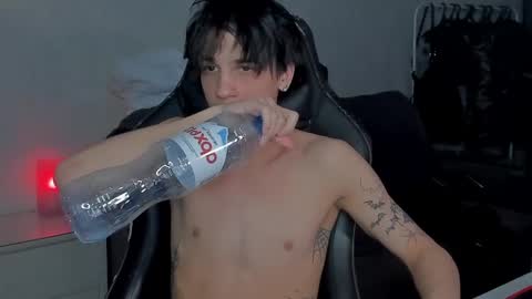 Snapshot of davisross chatting on 01-07-25, 12:03 davis online show from 01-07-25, 12:03