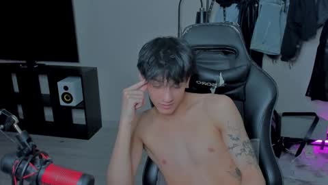 Snapshot of davisross chatting on 03-09-25, 10:08 davis online show from 03-09-25, 10:08