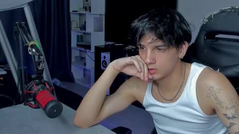 Snapshot of davisross chatting on 09-13-25, 02:44 davis online show from 09-13-25, 02:44