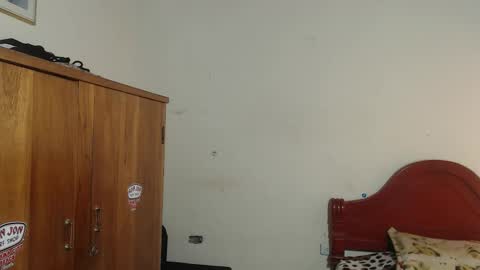 Dylon online show from 12-17-25, 06:14