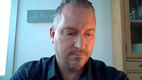 Snapshot of daytrader77 chatting on 01-12-26, 11:37 daytrader77 online show from 01-12-26, 11:37