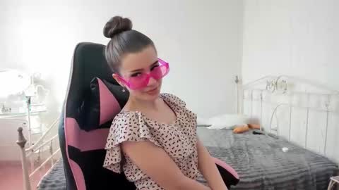 Snapshot of dazdrasmigdasue chatting on 03-09-25, 01:15 dazdrasmigdasue online show from 03-09-25, 01:15