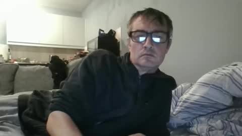 Dazzill online show from 10-26-25, 08:26