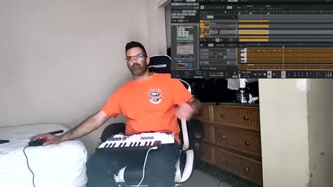 Snapshot of dbfroge chatting on 09-15-25, 03:17 dbfroge online show from 09-15-25, 03:17