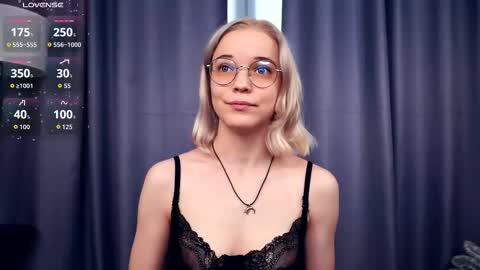 Charlie 18yo online show from 10-14-25, 05:30