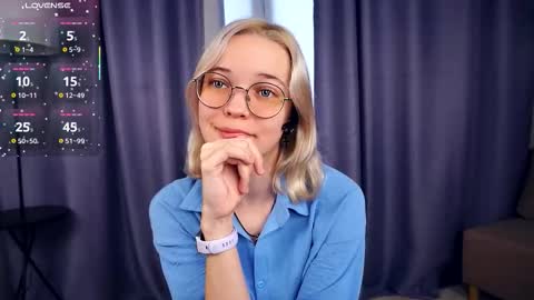 Charlie 18yo online show from 10-22-25, 05:08