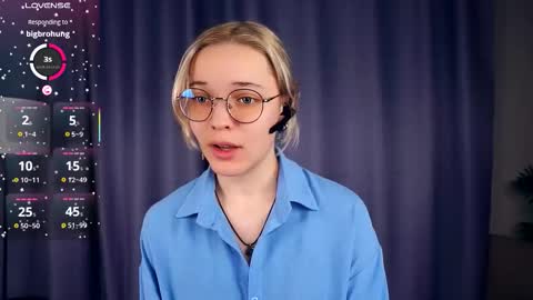 Charlie 18yo online show from 10-26-25, 05:24