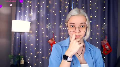 Charlie 18yo online show from 12-15-25, 06:17