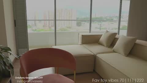 Snapshot of dearnina chatting on 02-11-25, 08:20 NINA   30OFF online show from 02-11-25, 08:20