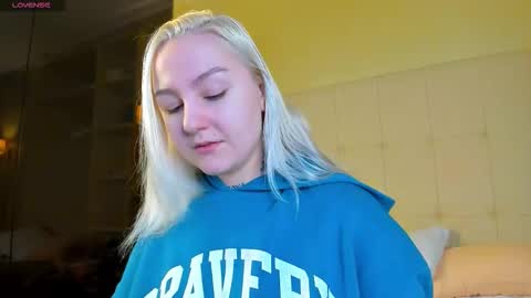 Debbie Mon Tue Fri Sun Sat GMT 3 1000am - 0400pm  online show from 02-27-26, 05:24