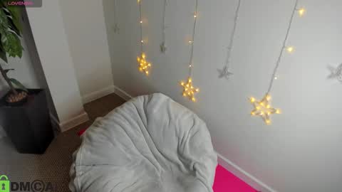 Jennifer online show from 12-14-25, 11:42