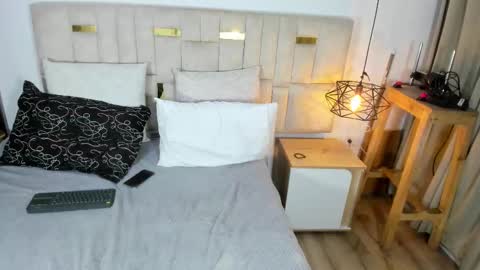 Snapshot of debora_heels_ chatting on 02-17-26, 11:29 debora_heels_ online show from 02-17-26, 11:29