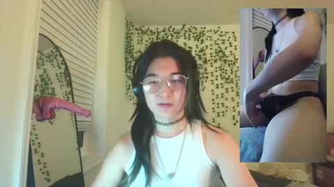 deciduousdoll online show from 10-05-25, 05:28