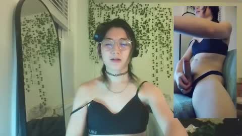 deciduousdoll online show from 10-27-25, 05:11