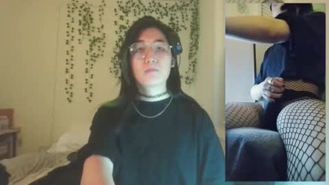 deciduousdoll online show from 11-24-25, 06:13