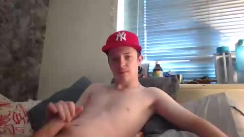 Snapshot of deetwo345 chatting on 10-18-25, 09:32 deetwo345 online show from 10-18-25, 09:32