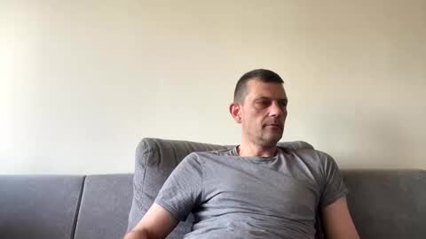 Snapshot of defloy chatting on 11-16-25, 09:15 Defloy online show from 11-16-25, 09:15