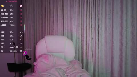 Snapshot of deftsuki chatting on 09-12-25, 04:23 Stephanie.e  online show from 09-12-25, 04:23