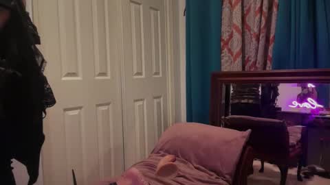 Tori online show from 11-20-25, 05:40