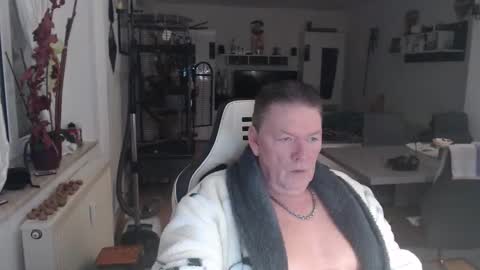 deinprinz2312 online show from 11-16-25, 05:02