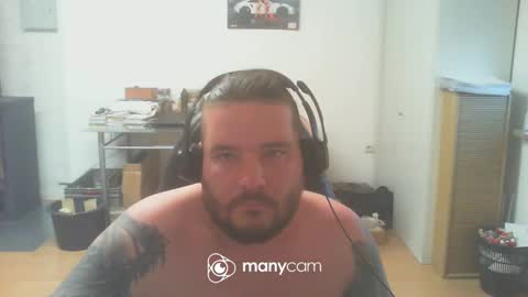 Snapshot of deinspielzeug87 chatting on 02-02-25, 04:00 deinspielzeug87 online show from 02-02-25, 04:00