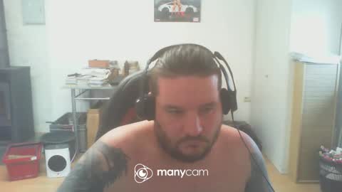 Snapshot of deinspielzeug87 chatting on 02-20-25, 02:46 deinspielzeug87 online show from 02-20-25, 02:46