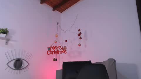 Snapshot of deivy_gram chatting on 12-23-24, 01:18  DEIVY  online show from 12-23-24, 01:18